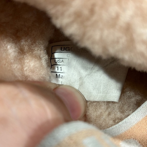 UGG Fluff Yeah platform slippers light peach size 11โ - Picture 7 of 10